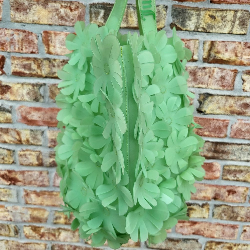 Juicy Couture Flower Beach Bag - Picture 3 of 9